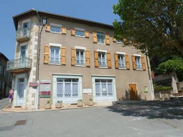Gîte pour 4 personnes, avec balcon et vue à Jullié