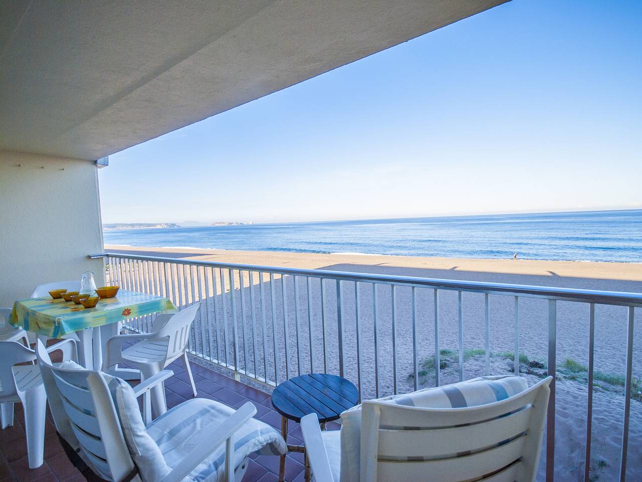 Apartamento entero, Apartamento frente al mar en Platja de Pals con terraza y parking in Pals, Costa Brava