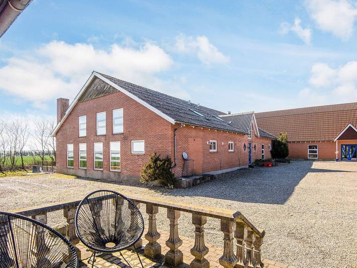 Ferienhaus für 20 Personen, mit Pool und Balkon sowie Kinderpool, kinderfreundlich