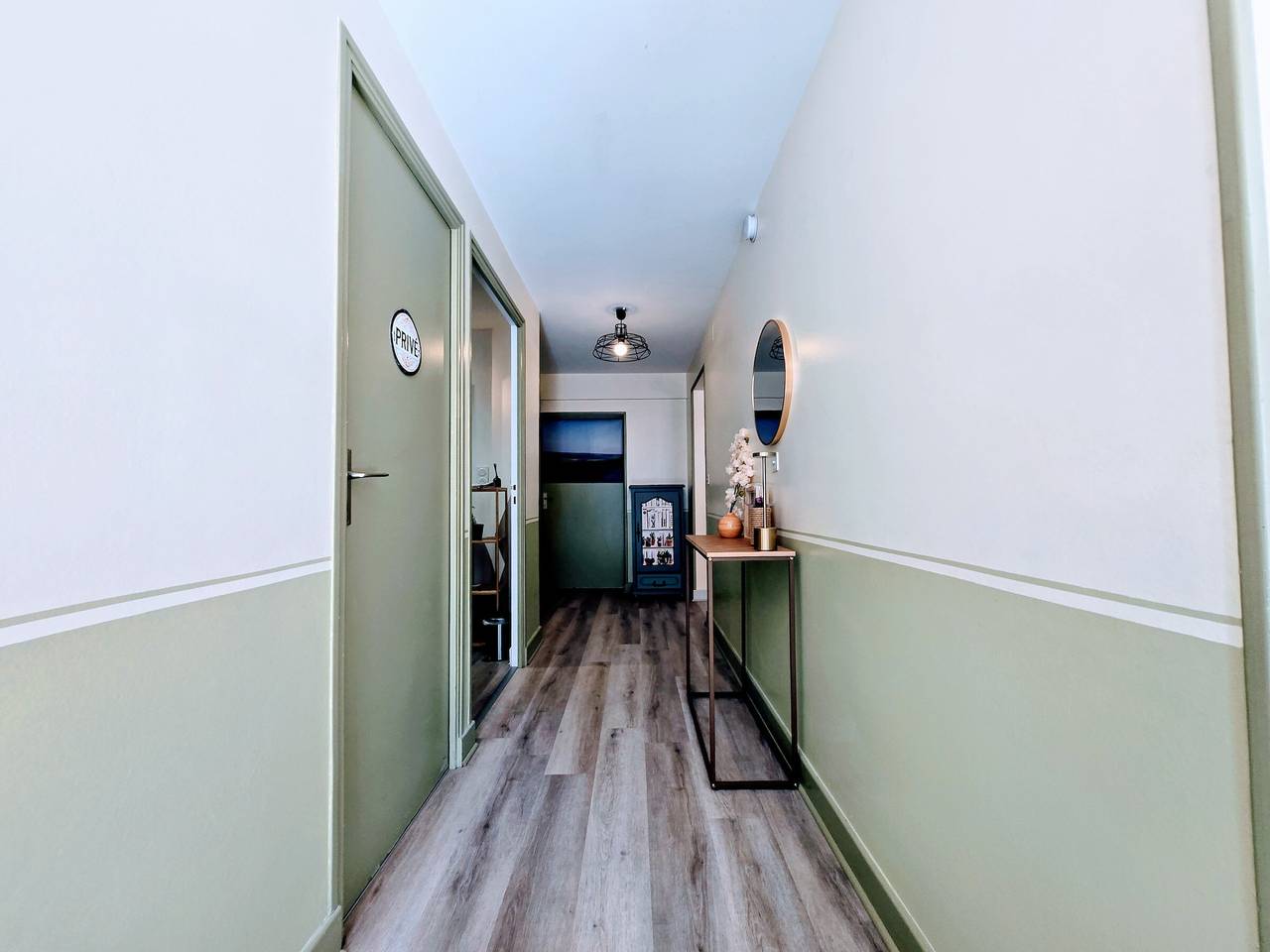 Apartamento entero, Apartamento moderno de 2 dormitorios con terraza y wifi en el centro de Chablis in Chablis (Yonne), Auxerre region