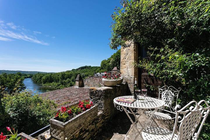Maison de vacances pour 3 personnes, avec terrasse à Beynac-et-Cazenac