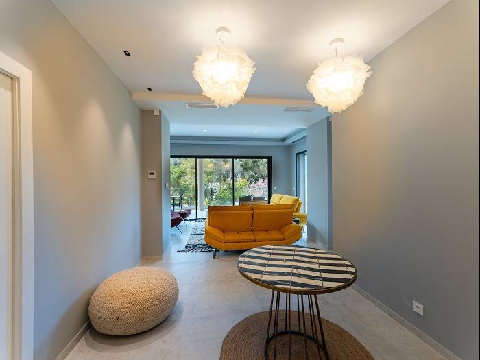 Gîte pour 8 personnes, avec piscine ainsi que vue sur l’océan et jardin, adapté aux familles dans Port Santa-Lucia - 3