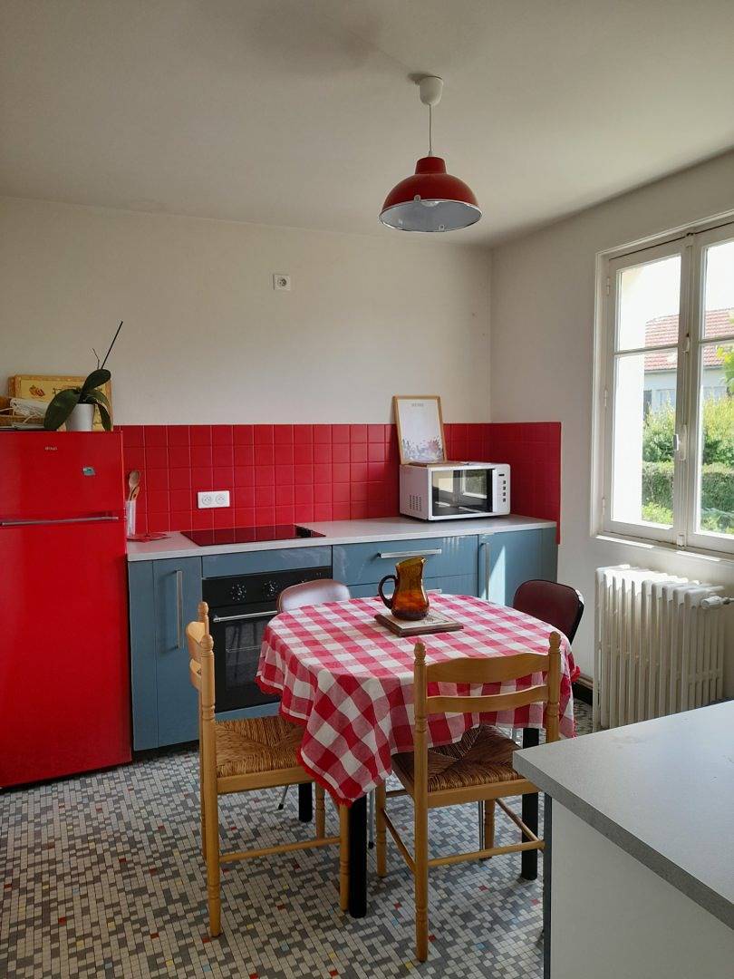 Gîte : la Maison aux Volets Bleus in Le Vigean, Massif central