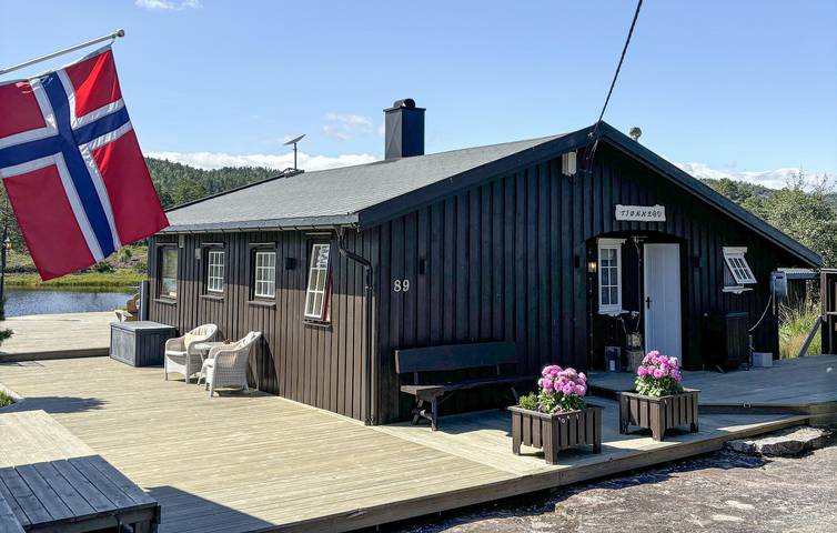 Feriehus for 6 personer, med terrasse og hage i Vest-Agder