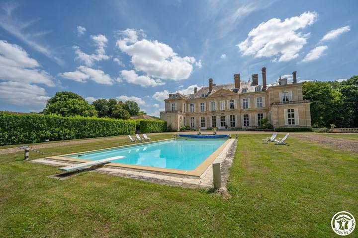 Casa de huéspedes para 6 personas, con piscina además de terraza y jardín - 1