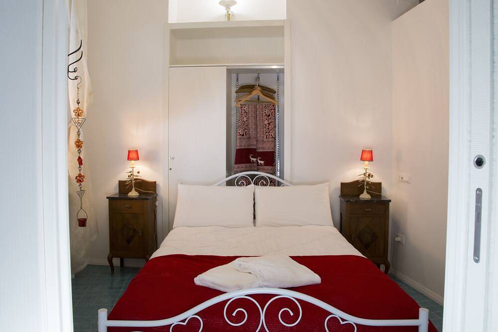 Ganze Wohnung, Stunning 5-guests apartment 2 km from Amalfi in Castiglione, Sorrento Coast