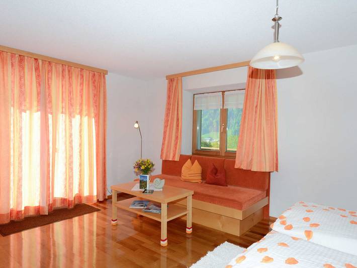 Hostel für 2 Personen, mit Balkon und Garten sowie Ausblick in Schoppernau - 4