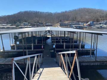 Lake House for 4 Guests in Lake of the Ozarks, Ozark Mountains, Picture 3