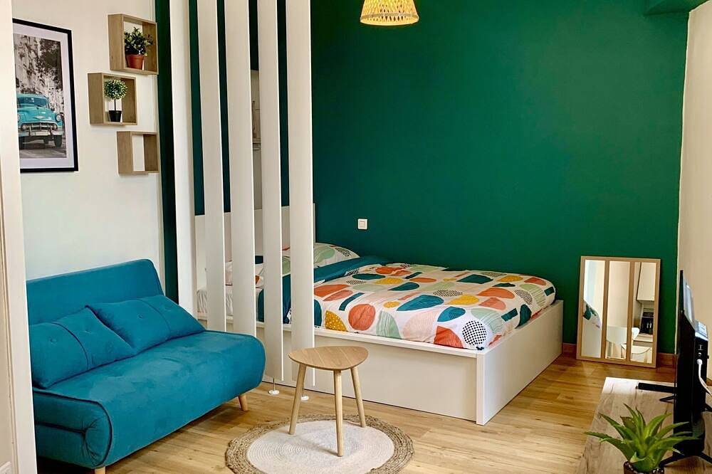 Entire apartment, Studio Océan Remblai in Les Sables-d'Olonne, Vendée