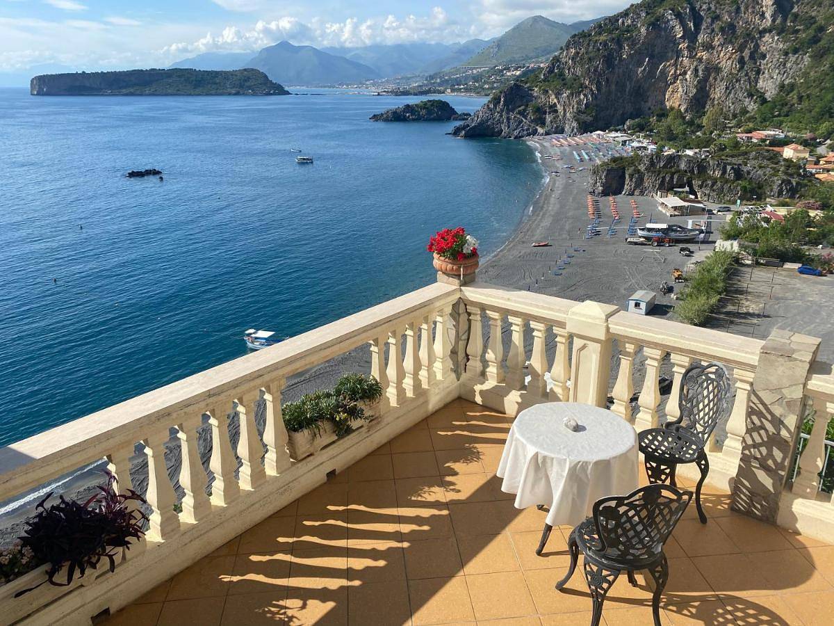 Villa La Petra - Hotel boutique in San Nicola Arcella, San Nicola Arcella (commune)