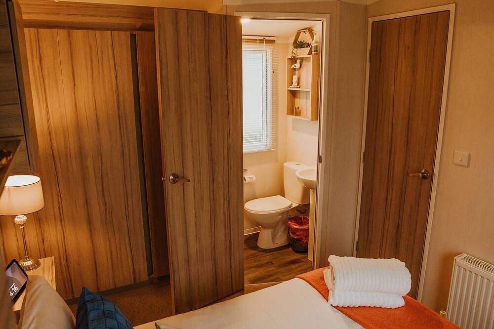 Cosy Caravan Craig Tara Dog Friendly in Ayr, Firth Of Clyde