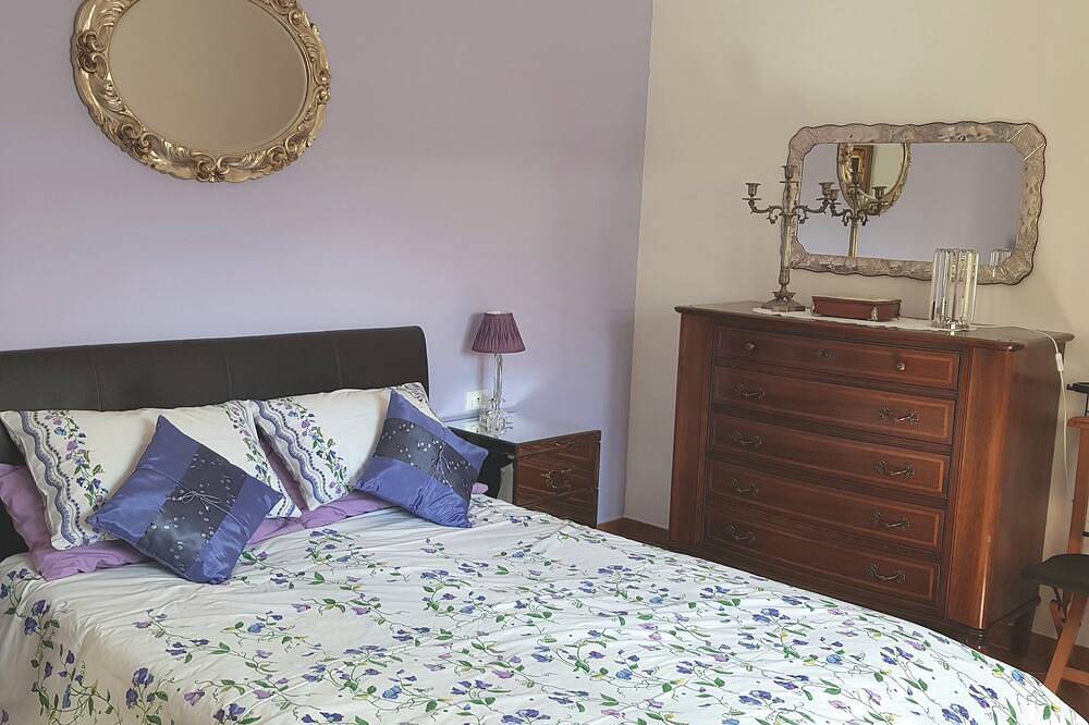 Romantic Italian villa with superb heated pool and beautiful gardens near Oria in Oria, Salento