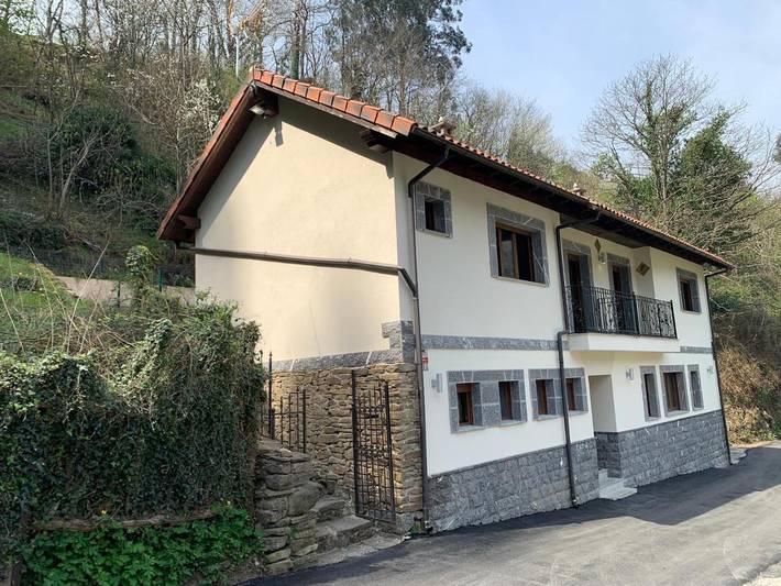Casa rural para 8 personas, con Balcón y Terraza además de Jardín y Vistas en Comarca del Caudal
