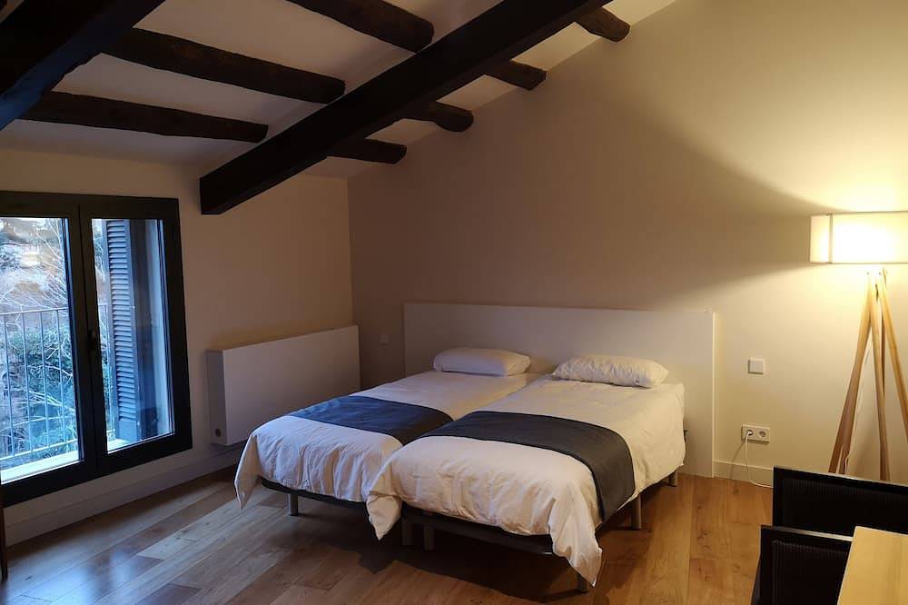 Atemberaubendes Bauernhaus aus dem 15. Jahrhundert auf 30 Hektar mit privatem Pool in der Nähe des Dorfes in Alella, Costa del Maresme