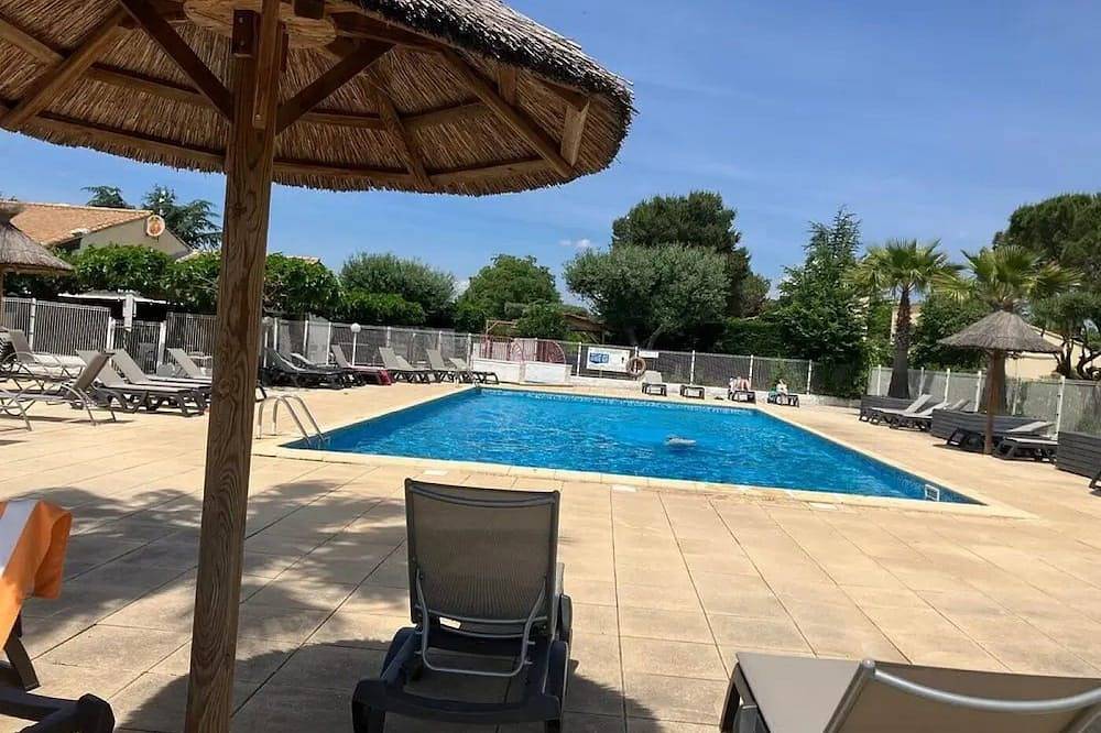 Camping 3 étoiles - Piscine in Collias, Nimes und Umgebung