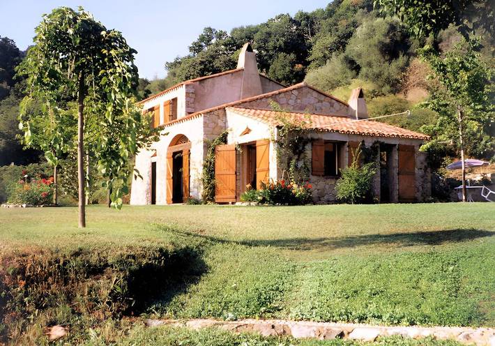 Chambre d’hôte pour 2 personnes, avec jardin et piscine