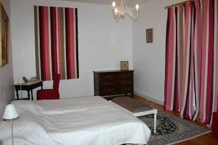 Location de vacances pour 24 personnes, avec jardin à Cerdon - 2