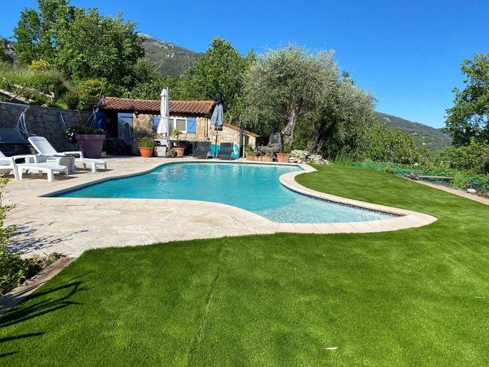 Location de vacances pour 2 personnes, avec jardin ainsi que piscine et vue à Le Bar-sur-Loup - 4
