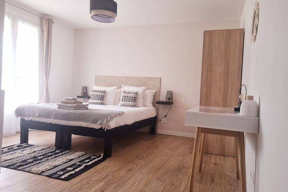 Ground floor Villa with swimming pool + petanque area - 2 bedrooms with en-suite bathrooms in Beaumes-de-Venise, Vaucluse