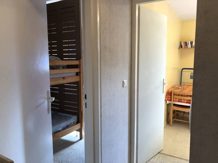 Apartamento entero, Estudio para 6 personas a pie de pistas con ascensor y parking gratuito in La Pierre Saint-Martin, Arette