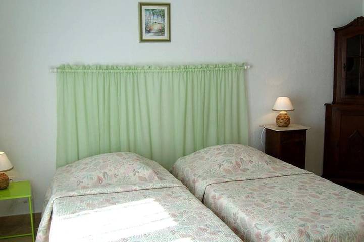 Location de vacances pour 6 personnes, avec terrasse et jardin à Pierrefeu-du-Var - 3