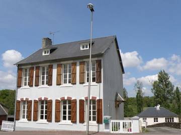 Gîte pour 6 personnes, avec jardin et terrasse à Hambye