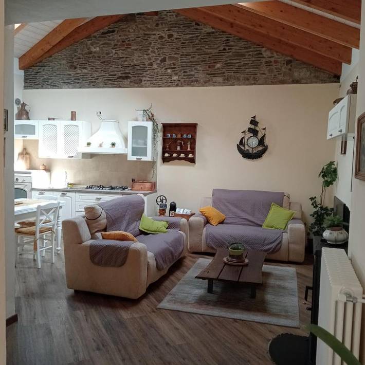 Location de vacances pour 4 personnes, avec terrasse, adapté aux familles dans Pettenasco - 2