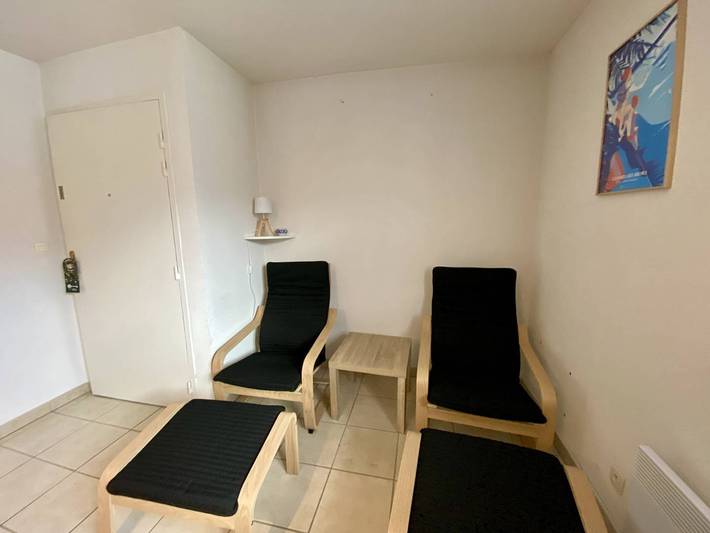 Entire apartment, Cambo: Comfortable T2 Apartment with Wifi and Parking in Cambo-les-Bains, Bayonne region