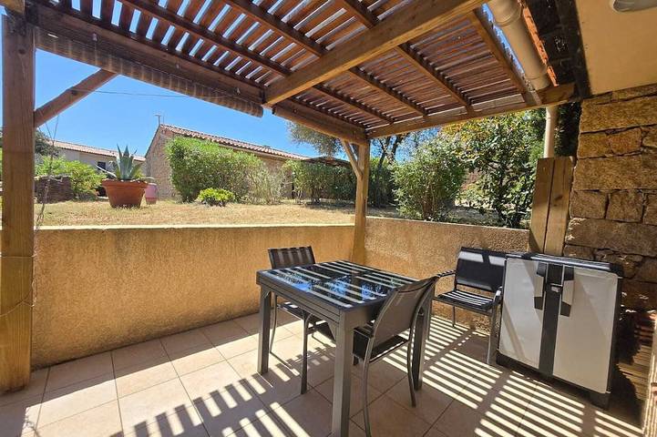 Villa pour 5 personnes, avec piscine et jardin - 1