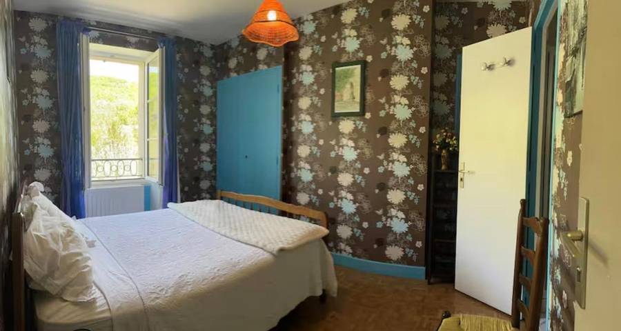 Location de vacances pour 2 personnes, avec Terrasse et Jardin à Saint-Cernin-de-Larche