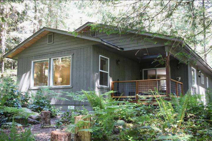 Vacation rental for 8 people, with view and balcony/terrace, with pets in North Cascades National Park