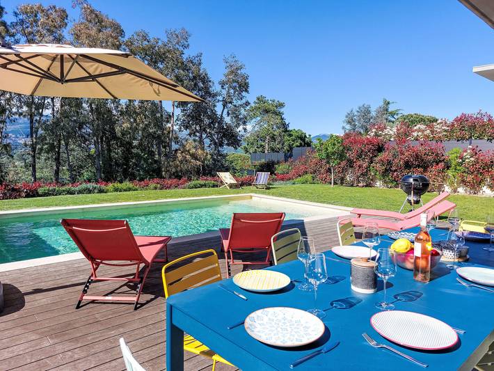 Location de vacances pour 8 personnes, avec terrasse et jardin à La Roquette-sur-Siagne - 2