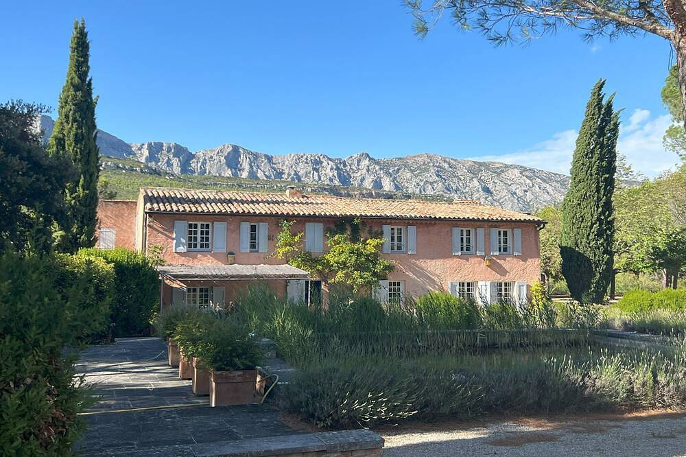 Mas provençal piscine tennis privés, vue Sainte Victoire proche Aix en Provence in Rousset, Région d'Aix-en-Provence