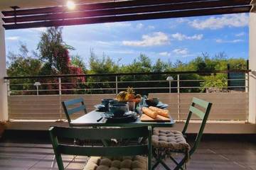 Gîte pour 4 personnes, avec terrasse et vue dans Plage de Saint-Leu