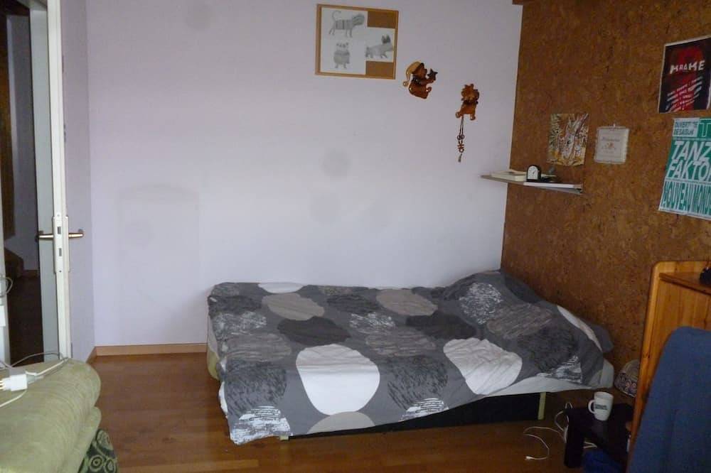 Home for Rent. Residential, 10mins from town, 2mins from lake, public transport. in Genthod, Lago Lemano
