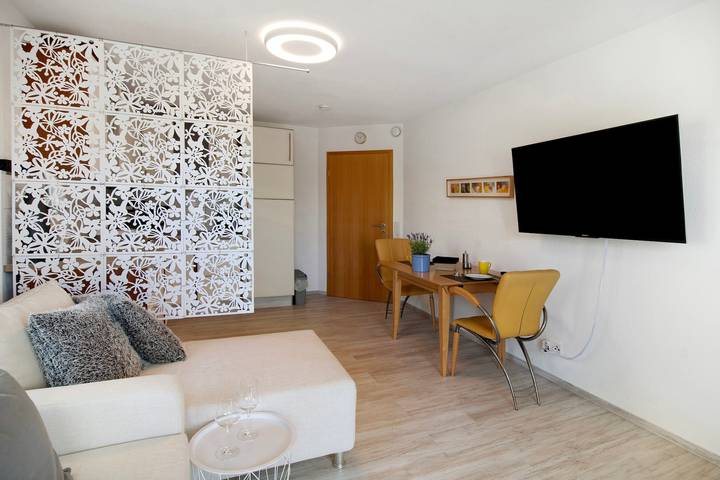 Hel lägenhet, Apartment "Easy Living" with Lake View, Private Terrace and Wi-Fi in Tettnang, Region Bodensee-Oberschwaben