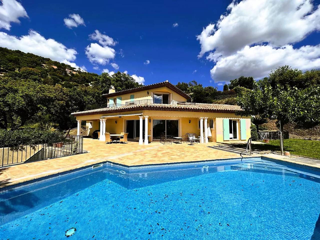 Villa pour 10 Personnes dans La Londe-les-Maures, Région de Toulon