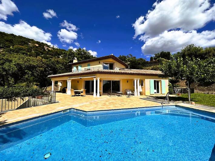 Villa pour 10 personnes, avec piscine à La Londe-les-Maures