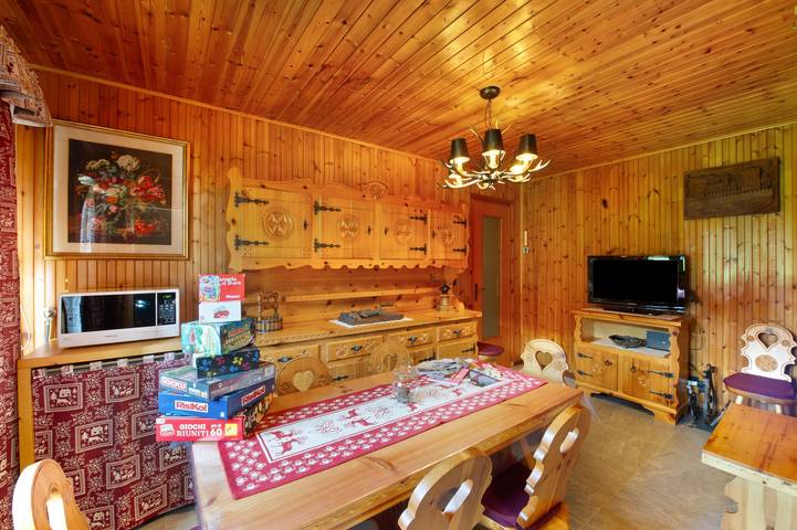 Entire apartment, Holiday Apartment "La Tua Casa A Brusson" with Mountain View & Shared Garden in Brusson, Brusson Municipality