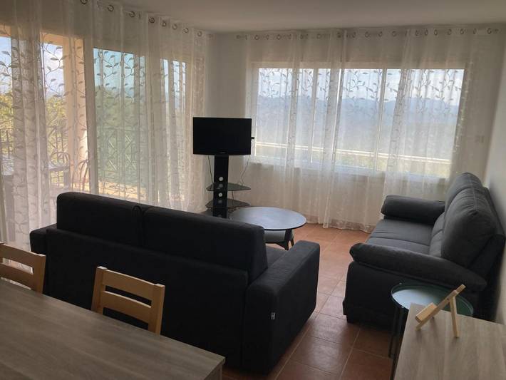 Apartamento de vacaciones para 6 personas, con piscina además de vistas y jardín - 1