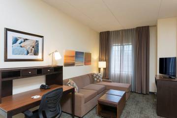 Vacation Rental for 4 Guests in DuPage County, Picture 1