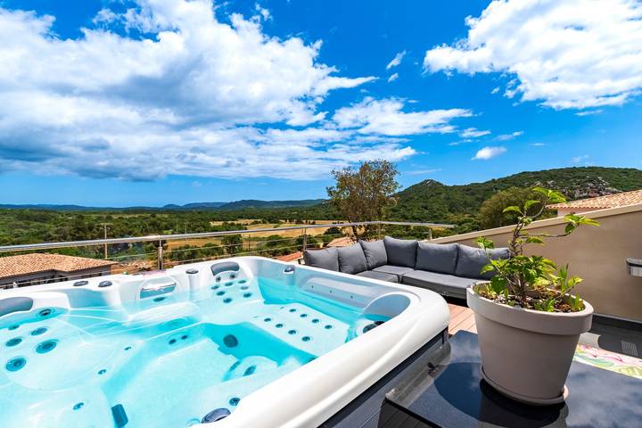 Maison de vacances pour 8 personnes, avec jacuzzi ainsi que piscine et jardin, animaux acceptés - 1