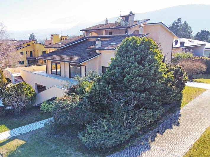 B&b per 2 persone, con terrazza e panorama nonché giardino, con animali domestici a L'Aquila