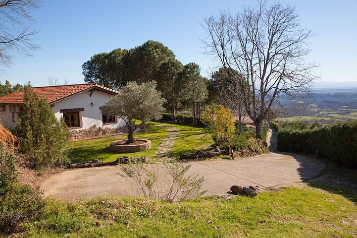 Blockhütte für 2 Personen, mit Terrasse und Garten sowie Pool - 1