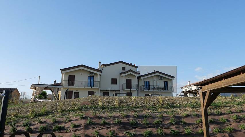 Maison de vacances pour 4 personnes, avec terrasse et sauna ainsi que jardin et piscine