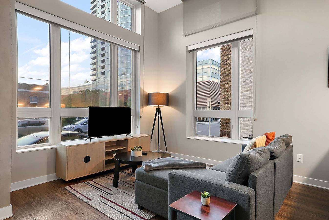 Entire apartment, Cozysuites in Marquee 2Br 1Ba with pool gym in Minneapolis, Twin Cities