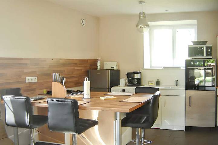 Gîte pour 4 personnes, avec balcon/terrasse et terrasse, animaux acceptés à Donzy-le-National