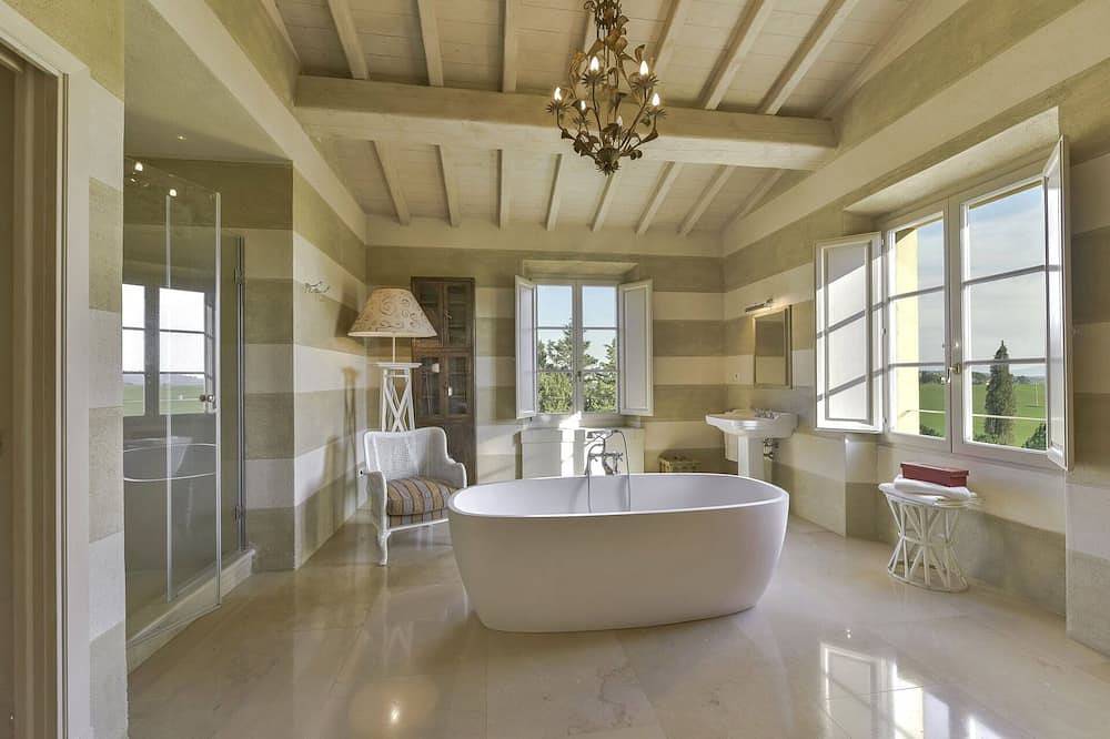 Villa in Gavorrano met 9 slaapkamers 18 personen in Gavorrano, Provincie Grosseto