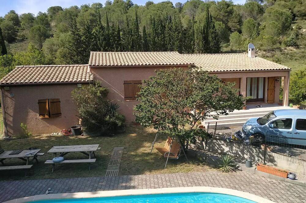 Villa avec piscine privée au milieu de la nature in Pieusse, Région de Limoux