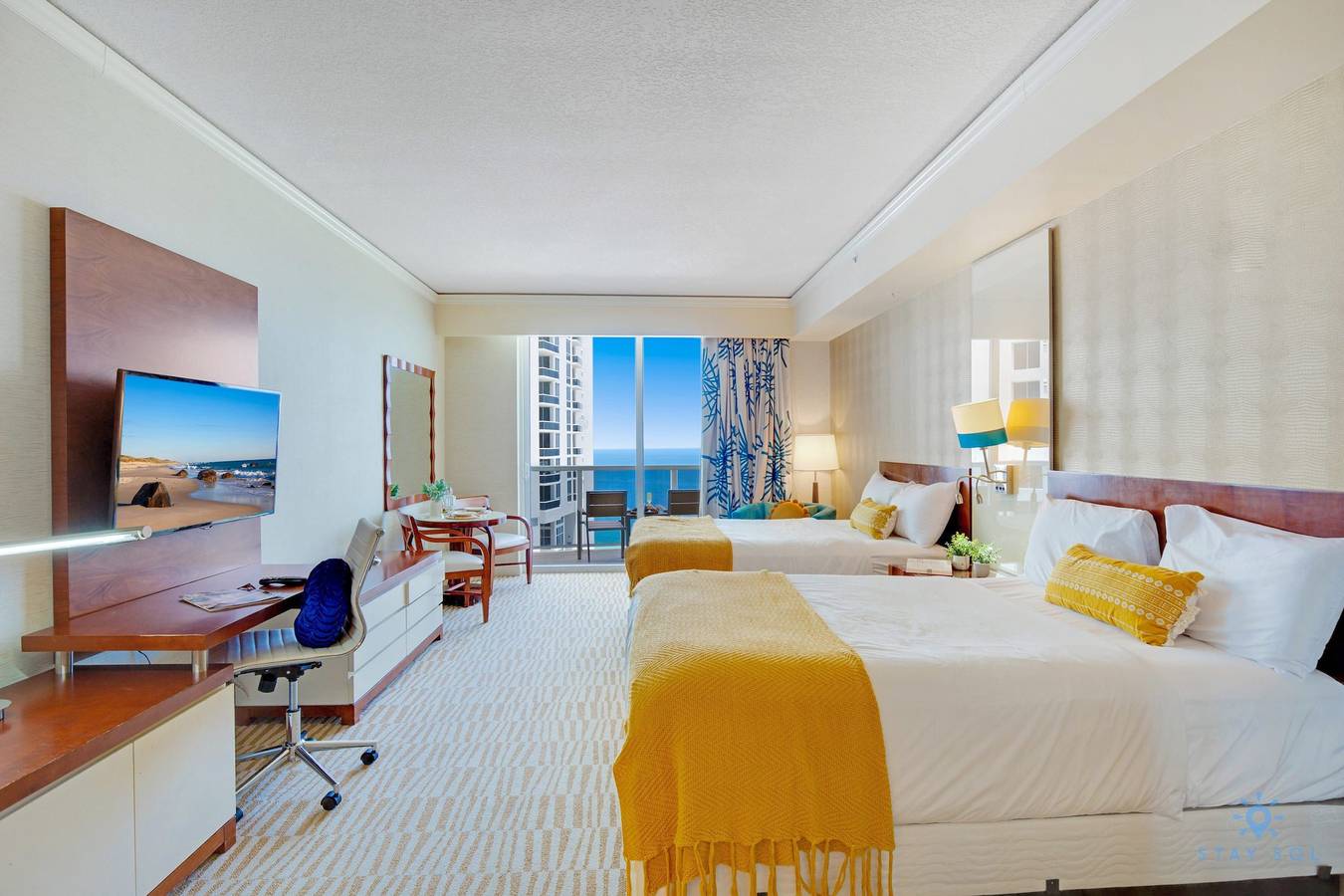 Entire apartment, Luxury Studio w  Balcony Ocean View  Amazing Pool in Sunny Isles Beach, Florida